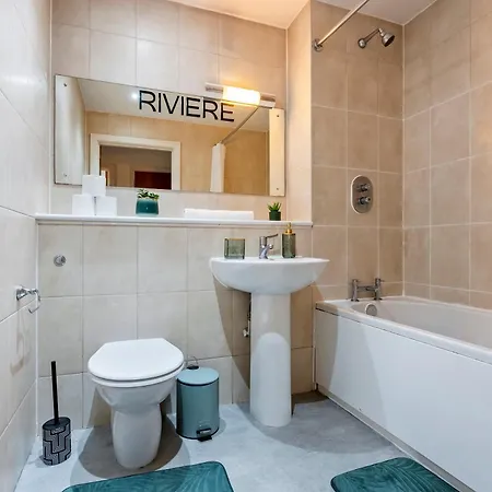 Cosy Apartment- Centre - Free Parking-sleep 5